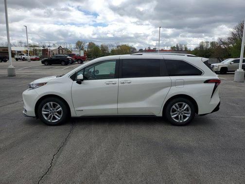 2021 Toyota Sienna Limited 7-Passenger