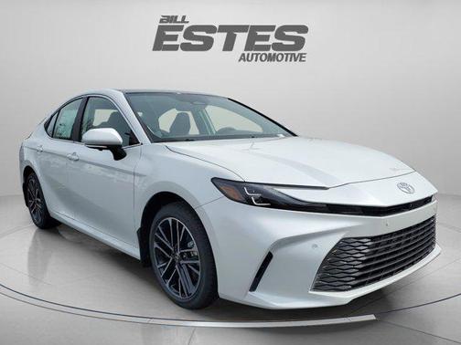 Wind Chill Pearl [extra_cost_color] 2026 Toyota Camry XLE