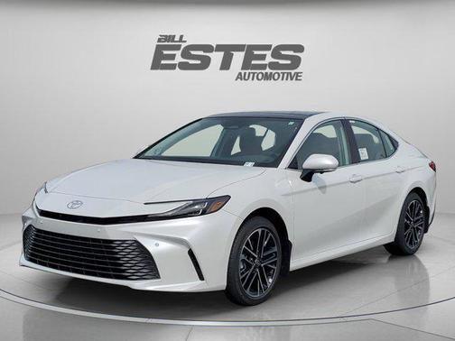 Wind Chill Pearl [extra_cost_color] 2026 Toyota Camry XLE