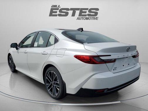 Wind Chill Pearl [extra_cost_color] 2026 Toyota Camry XLE