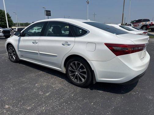 2016 Toyota Avalon Hybrid XLE Premium