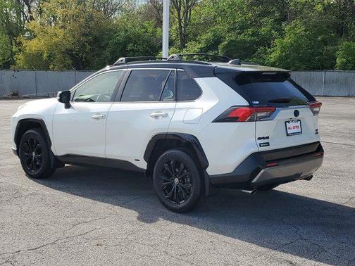 2022 Toyota RAV4 Hybrid SE