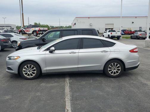 2016 Ford Fusion S