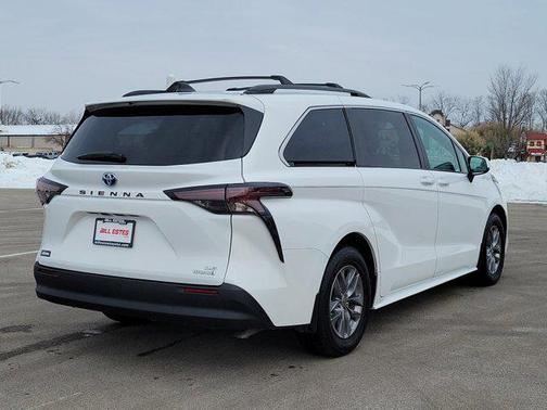 2023 Toyota Sienna LE