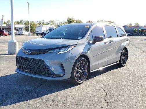 2025 Toyota Sienna XSE 7 Passenger