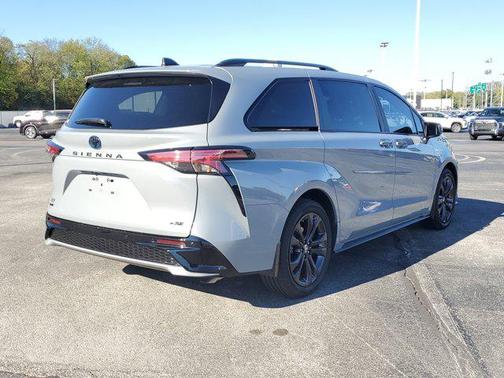 2025 Toyota Sienna XSE 7 Passenger