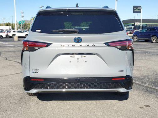 2025 Toyota Sienna XSE 7 Passenger