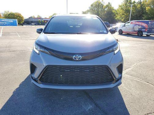 2025 Toyota Sienna XSE 7 Passenger