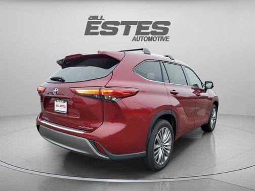 2023 Toyota Highlander Platinum