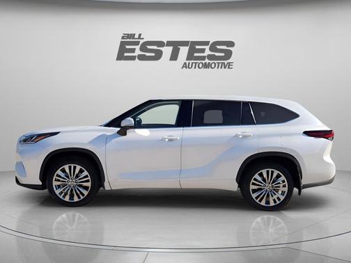 Pearl 2025 Toyota Highlander Hybrid Platinum