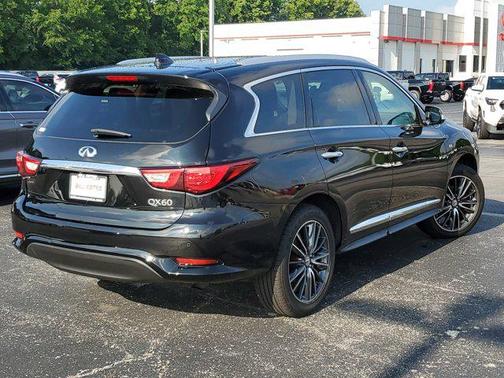 2017 INFINITI QX60 Base