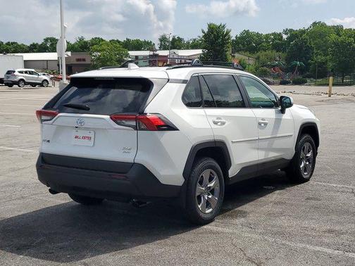 2025 Toyota RAV4 XLE
