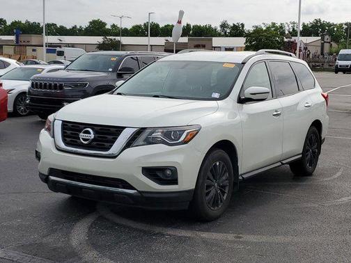 2018 Nissan Pathfinder SV