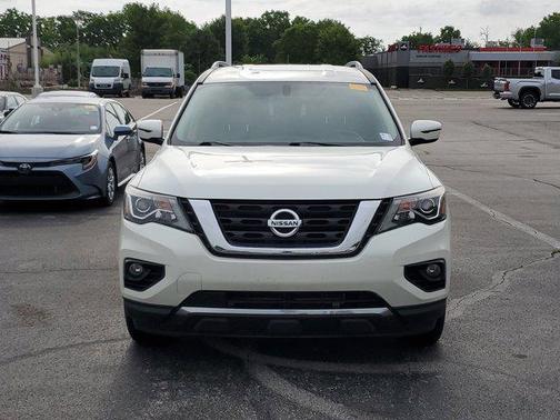 2018 Nissan Pathfinder SV