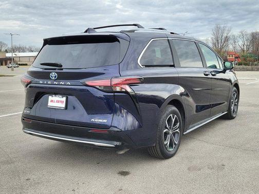 2025 Toyota Sienna Platinum