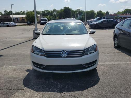 Candy White 2013 Volkswagen Passat 2.5 SE