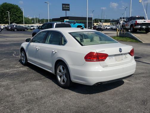 Candy White 2013 Volkswagen Passat 2.5 SE