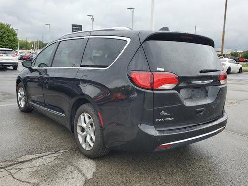 2018 Chrysler Pacifica Touring-L