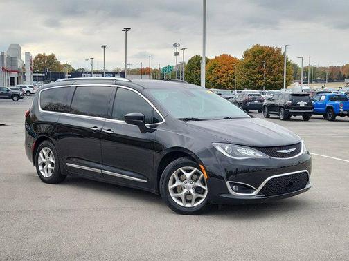 2018 Chrysler Pacifica Touring-L