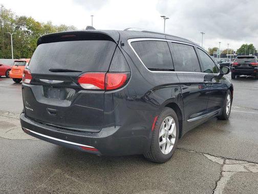 2018 Chrysler Pacifica Touring-L