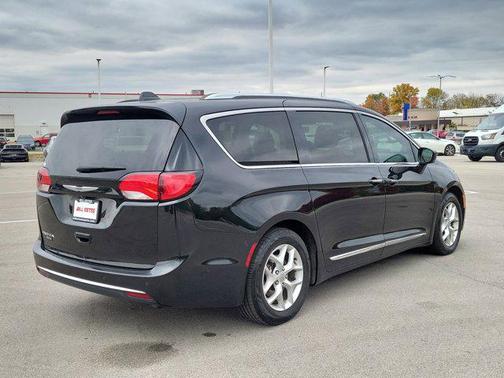2018 Chrysler Pacifica Touring-L