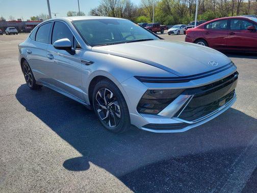 Aero Silver 2024 Hyundai SONATA SEL
