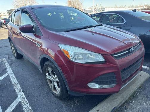 Ruby Red Metallic 2016 Ford Escape SE