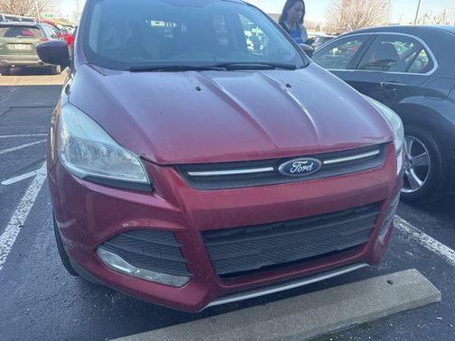 Ruby Red Metallic 2016 Ford Escape SE