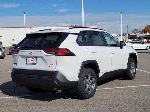 2025 Toyota RAV4 Hybrid XLE