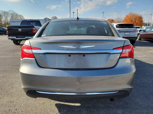 2013 Chrysler 200 Touring