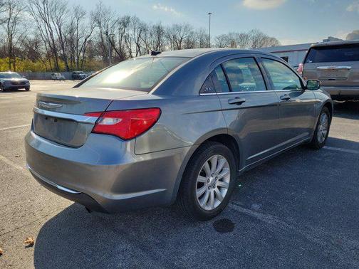 2013 Chrysler 200 Touring