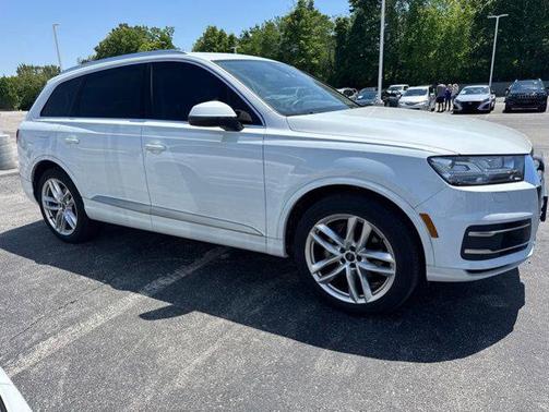 Tofana White Crystal Effect 2017 Audi Q7 3.0T Prestige