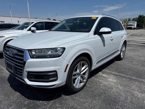 Tofana White Crystal Effect 2017 Audi Q7 3.0T Prestige