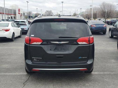 2018 Chrysler Pacifica Hybrid Limited