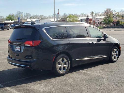 2018 Chrysler Pacifica Hybrid Limited