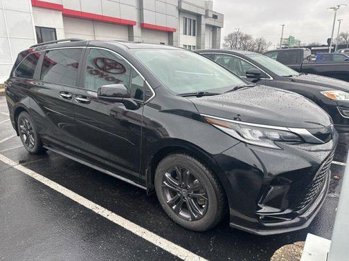 2024 Toyota Sienna XSE 7 Passenger