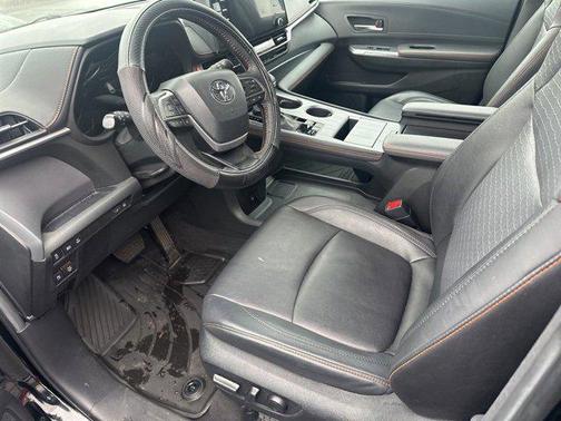 2024 Toyota Sienna XSE 7 Passenger