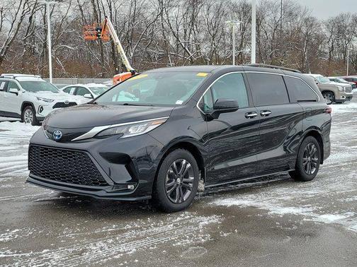 2024 Toyota Sienna XSE 7 Passenger