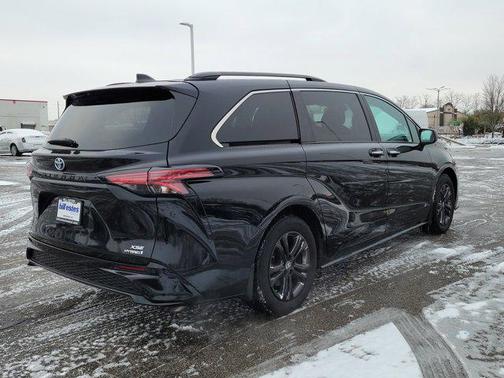 2024 Toyota Sienna XSE 7 Passenger