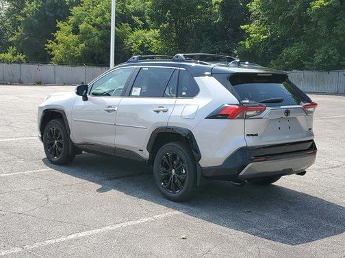 2025 Toyota RAV4 Hybrid SE