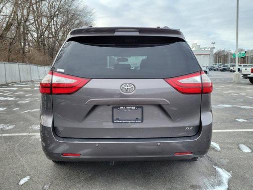 2017 Toyota Sienna XLE