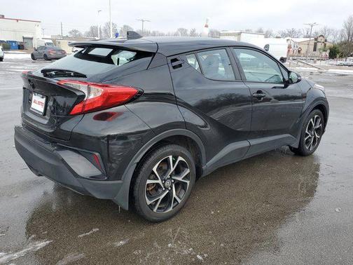 2022 Toyota C-HR XLE