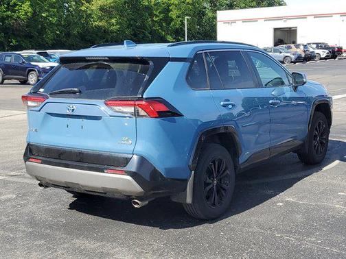 2023 Toyota RAV4 Hybrid SE