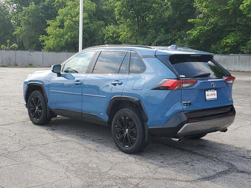 2023 Toyota RAV4 Hybrid SE