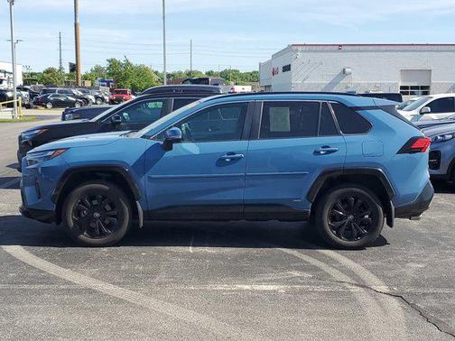 2023 Toyota RAV4 Hybrid SE
