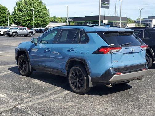 2023 Toyota RAV4 Hybrid SE