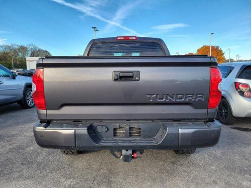 2018 Toyota Tundra SR5