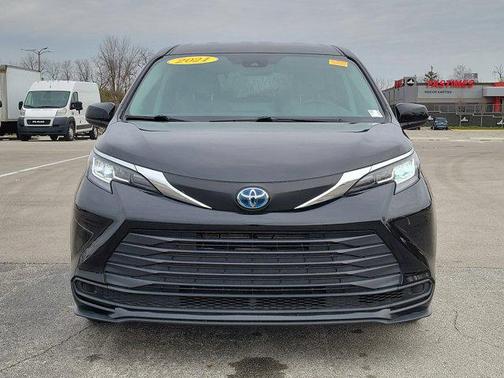 2021 Toyota Sienna LE
