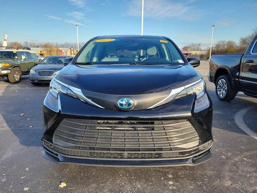 2021 Toyota Sienna LE