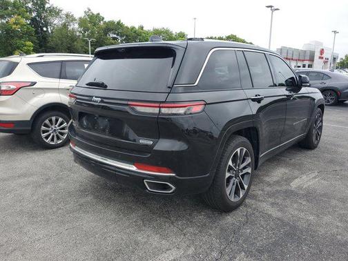 2022 Jeep Grand Cherokee Overland